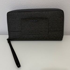 TUMI Men's Gray Travel Wallet